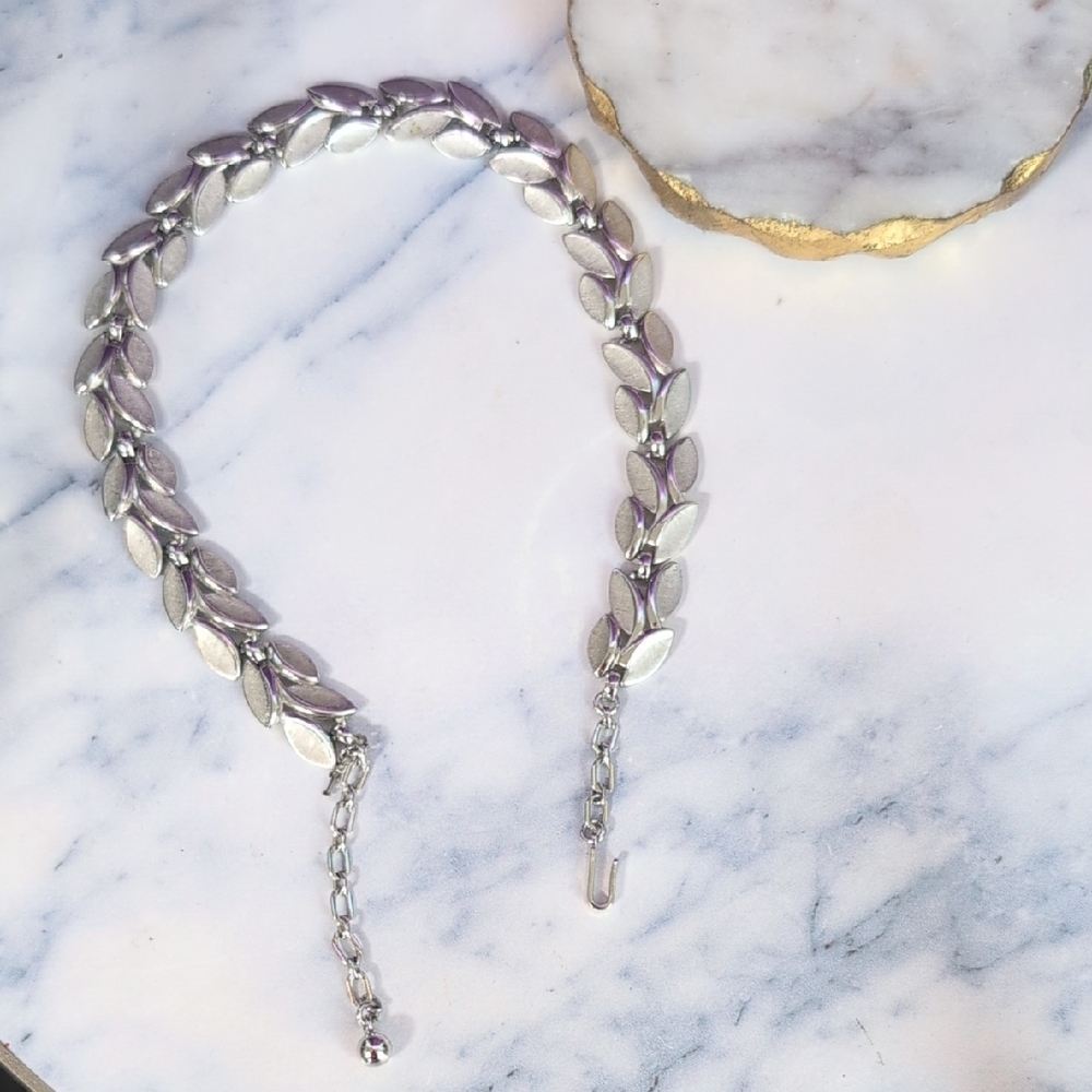 VINTAGE 1960'S ERA CROWN TRIFARI Silver Leaf Necklace